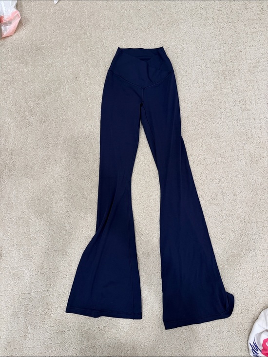 American Eagle Outfitters Pants - Off the line navy leggings